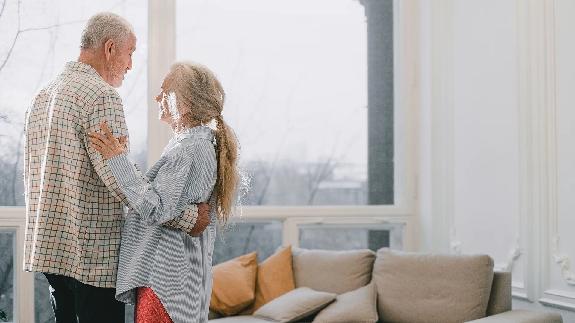 Aging in Place or Moving? How to Make the Right Choice for You